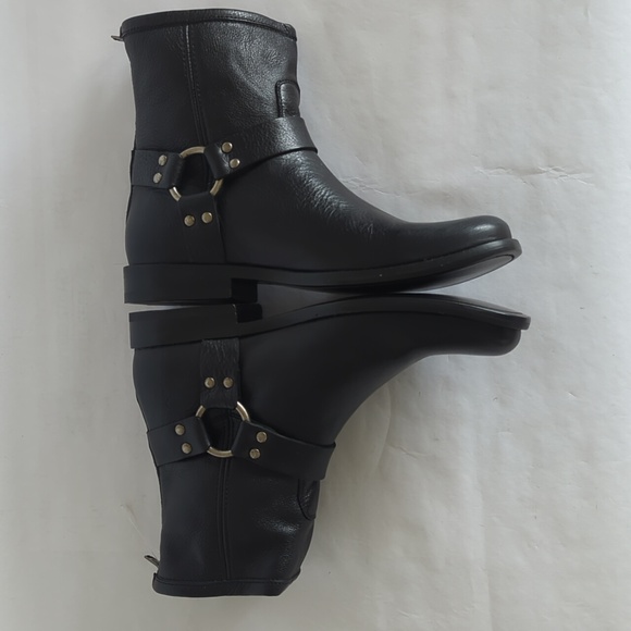 Boots - Picture 8 of 12